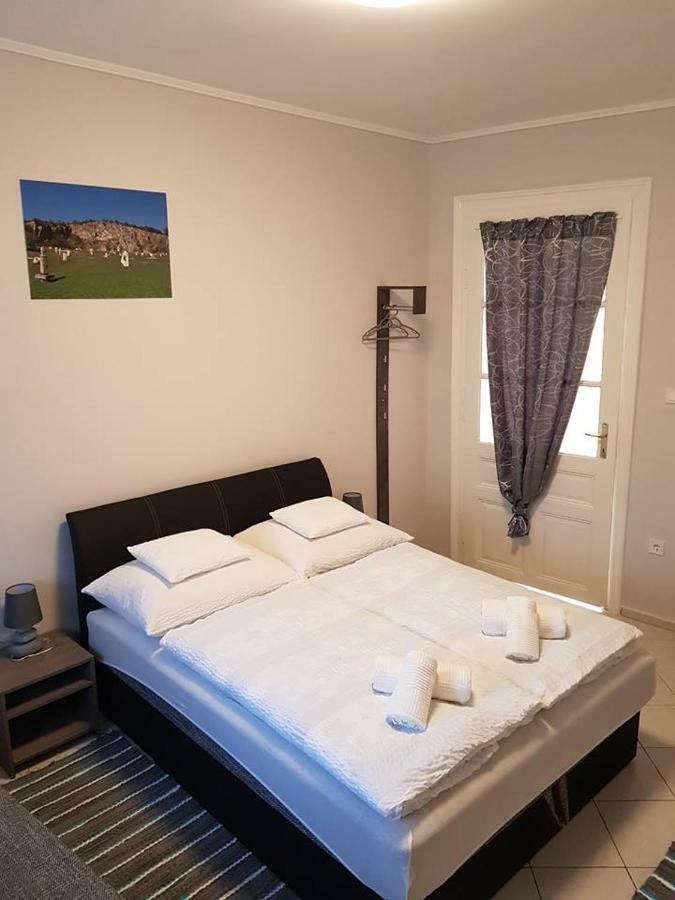 Dm Vendeghaz Villany Exterior photo