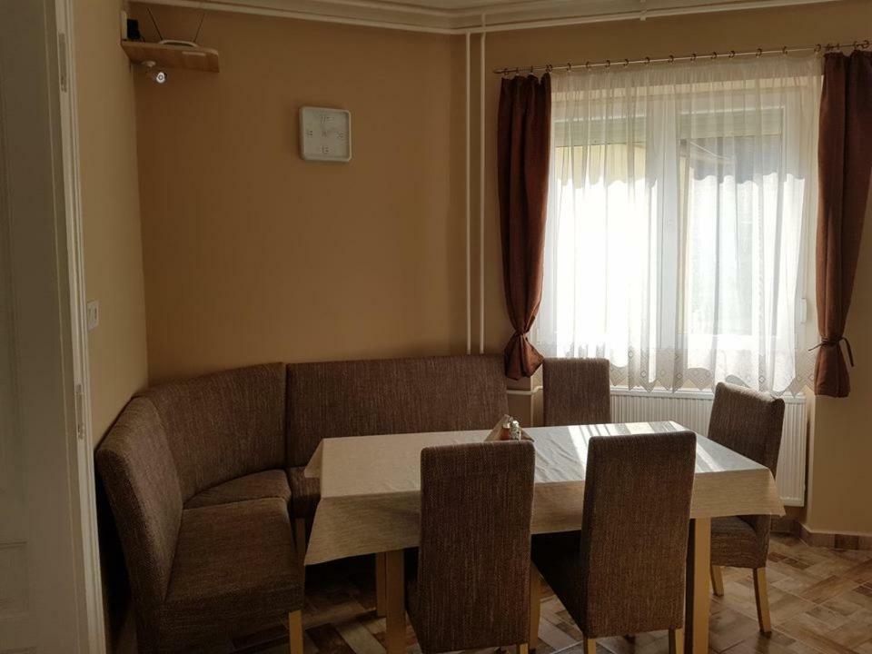 Dm Vendeghaz Villany Exterior photo